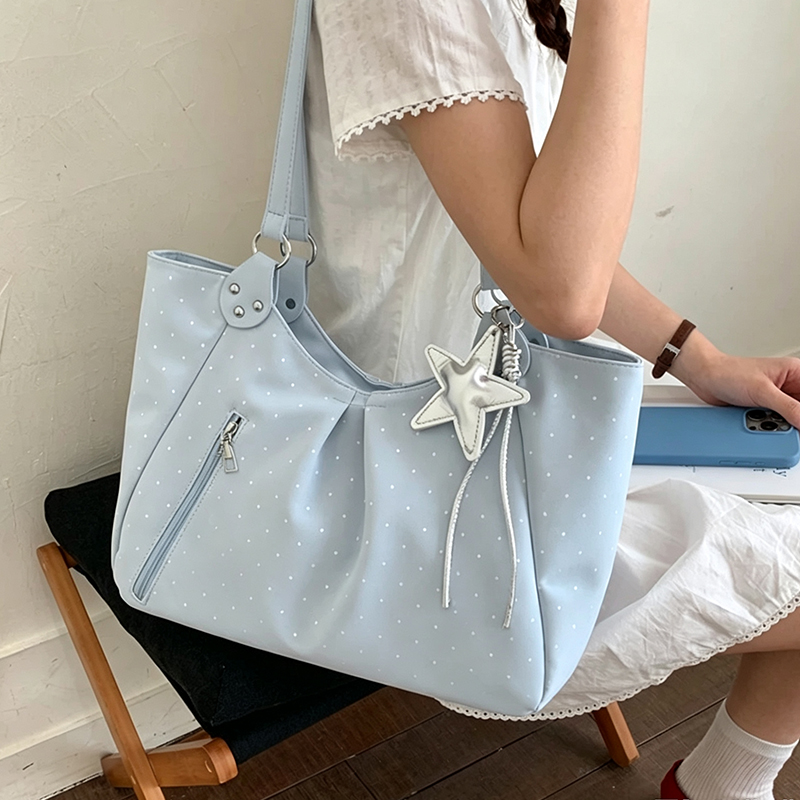Leather Work Duffle - Сумка-тоут из искусственной кожи с узором